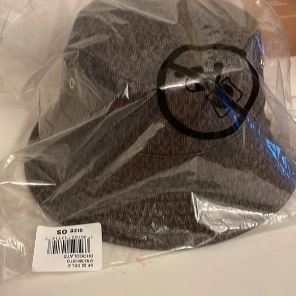 Michael Kors | Accessories | Nwt Michael Kors Logo Print  display picture 3